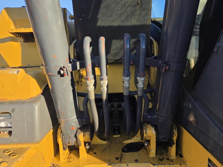 2012-deere-160d-lc-image-24