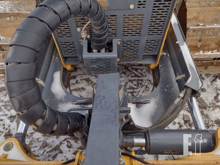 2022-deere-700l-lgp-image-17