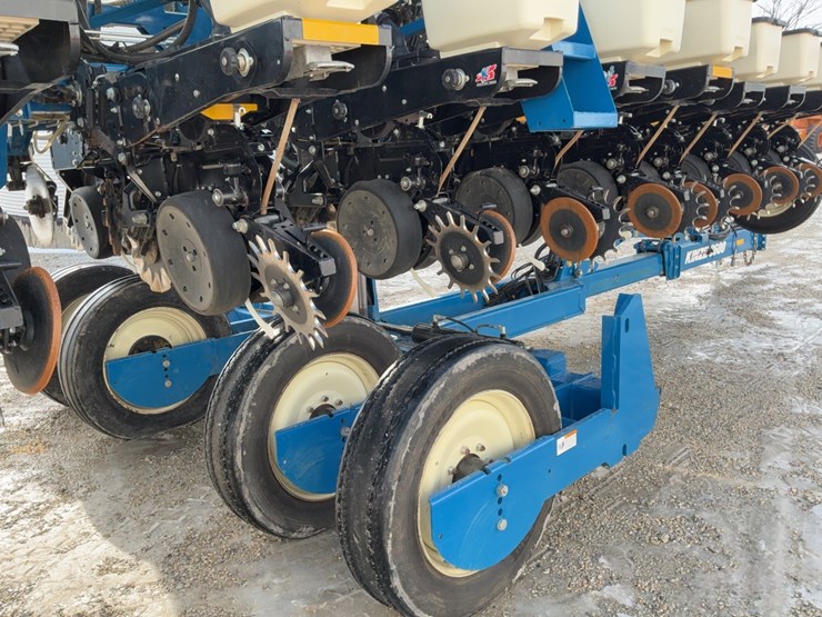 kinze-3600-image-46