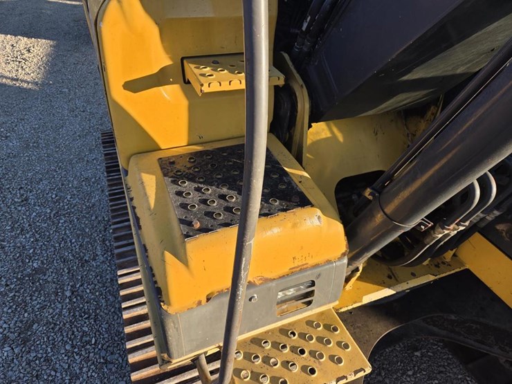 2012-deere-160d-lc-image-31