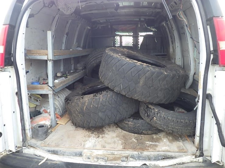 2005-chevrolet-express-2500-image-9