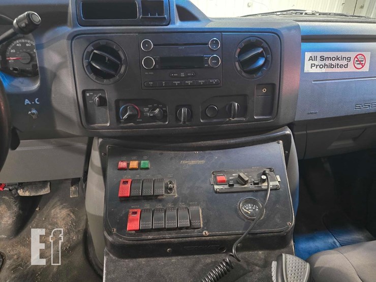 2013-ford-e450-image-13