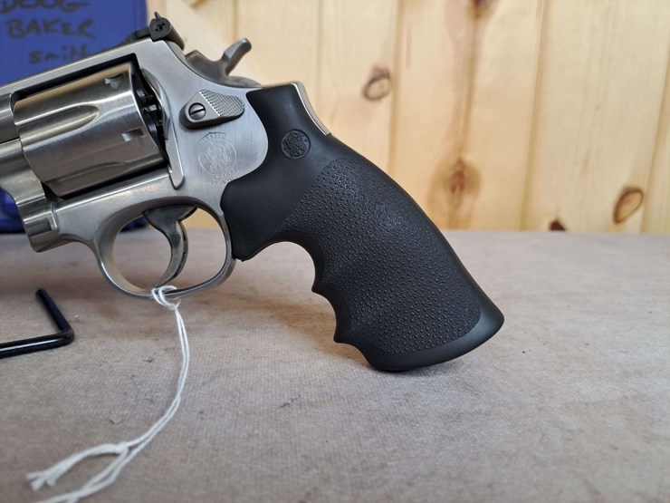 smith-&-wesson-model-686-.357-magnum-da-revolver-image-3