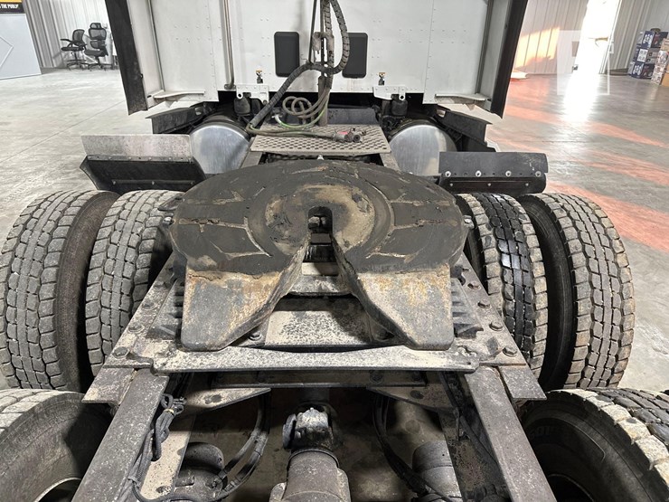 2018-kenworth-t680-image-9