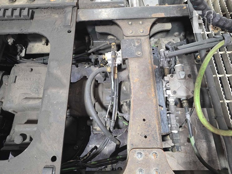 2005-mack-vision-cxn613-image-35