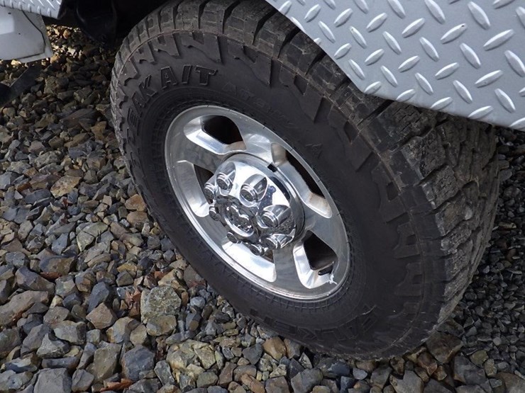 2010-dodge-2500-image-12