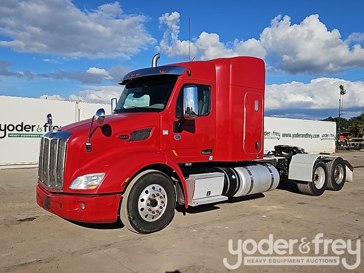 2018-peterbilt-579-image-1
