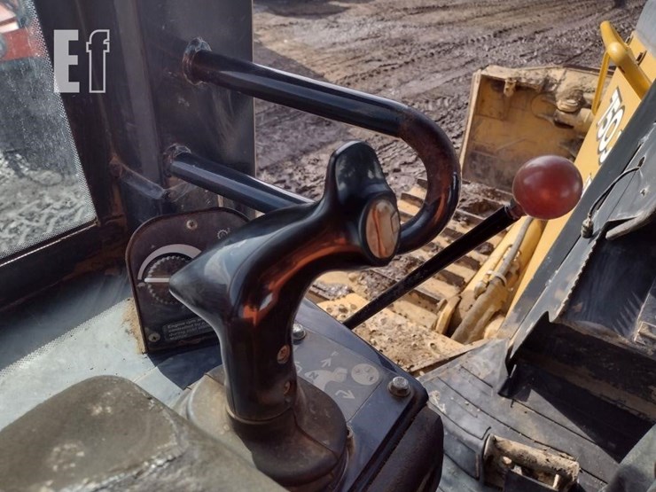 2008-deere-750j-image-11