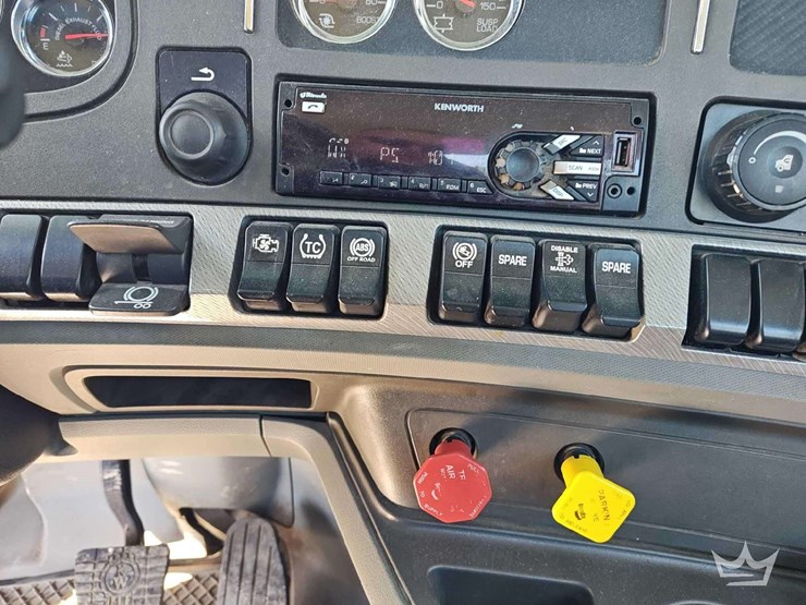 2019-kenworth-t880-image-21