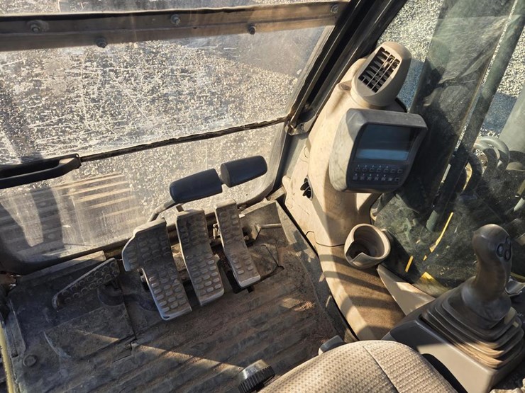 2012-deere-160d-lc-image-47