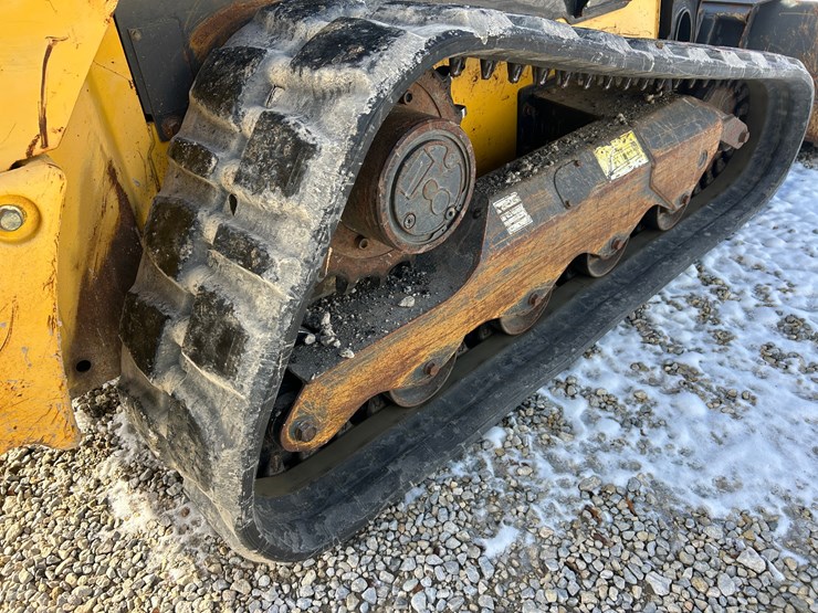 new-holland-c245-image-8