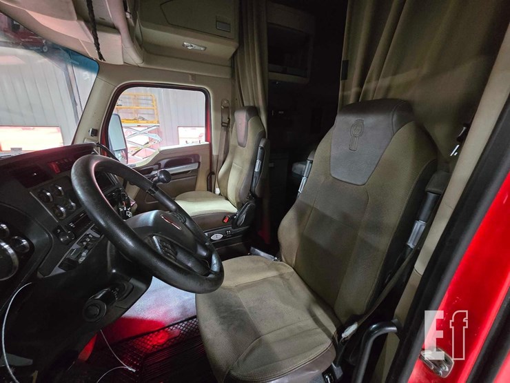 2020-kenworth-t680-image-9