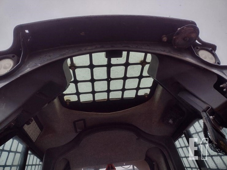 2021-deere-331g-image-13