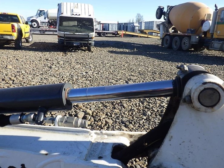 2021-bobcat-e10-image-21