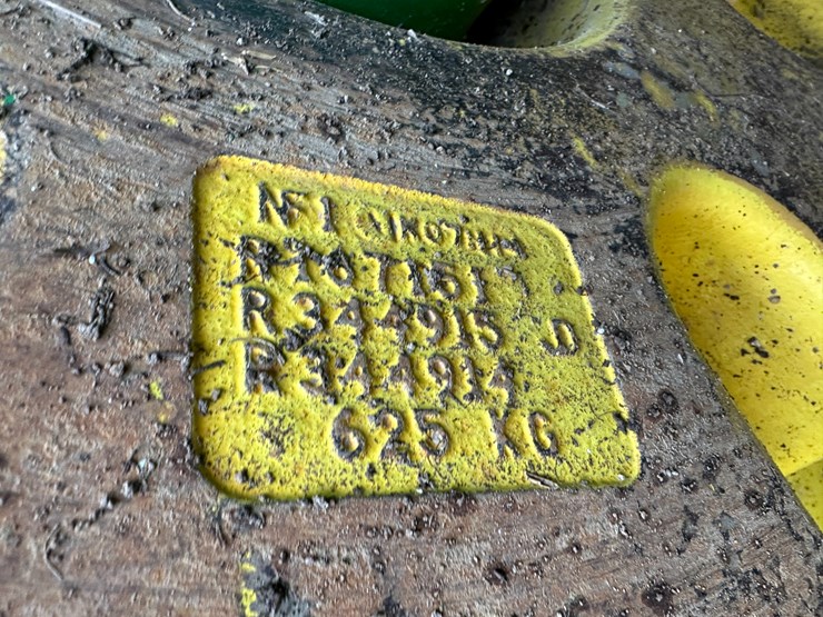 2010-john-deere-8345r-image-14