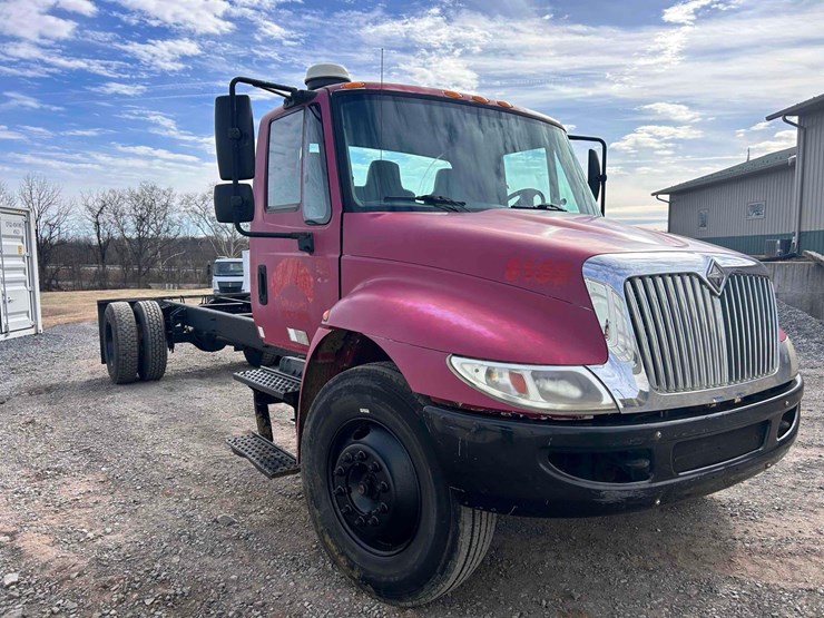 2002-international-dt466-image-7