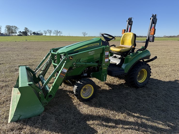 john-deere-1023e-image-1