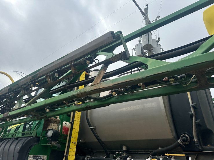 2014-john-deere-r4038-image-31