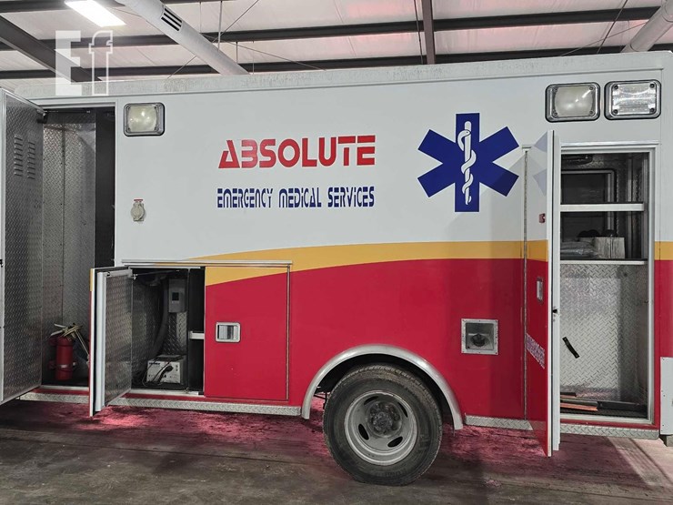 2013-ford-e450-image-15