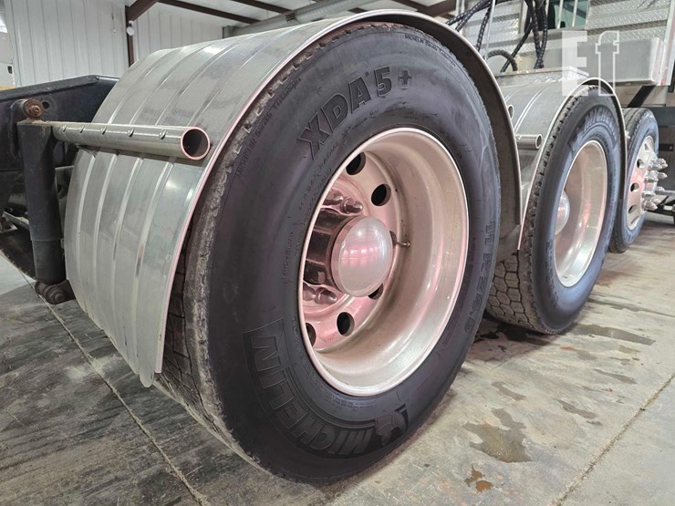 2005-mack-vision-cxn613-image-28