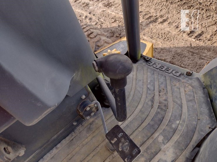 2005-deere-310g-image-11