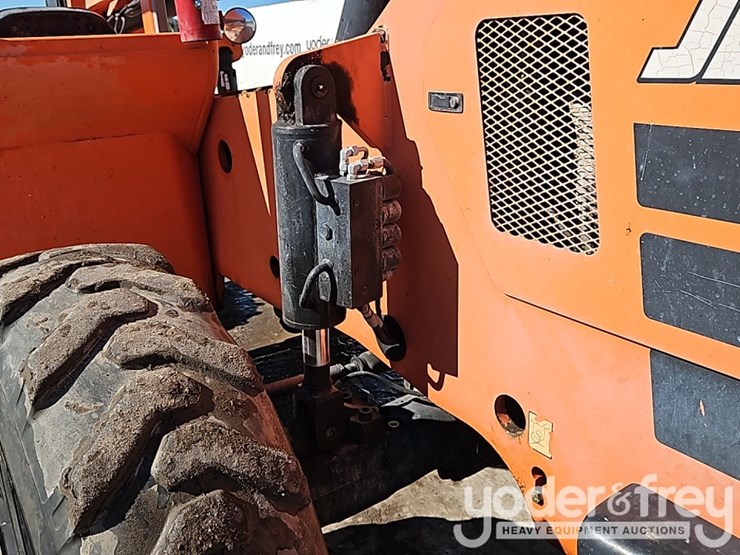 2016-sky-trak-8042-image-19