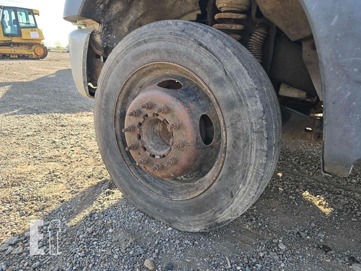 2012-ford-f550-image-25