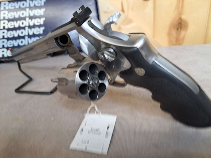 smith-&-wesson-model-629-classic-.44-magnum-da-revolver-image-10