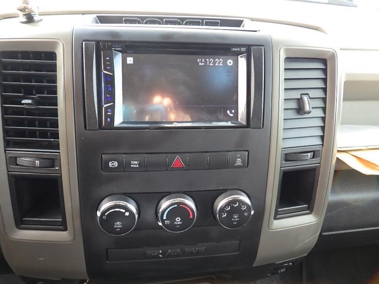 2010-dodge-2500-image-25