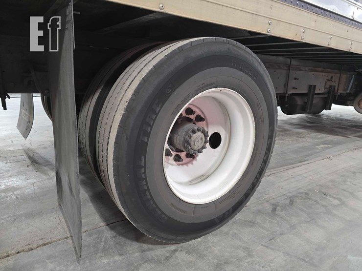 2015-hino-268-image-30