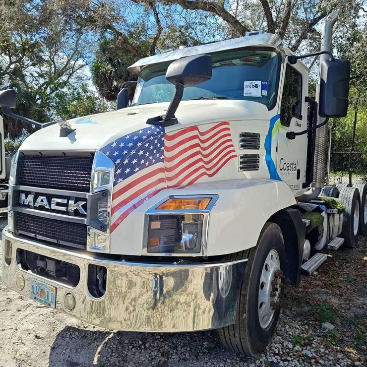 2022 Mack Anthem T/A Wet Kit Day Cab Truck Tractor
