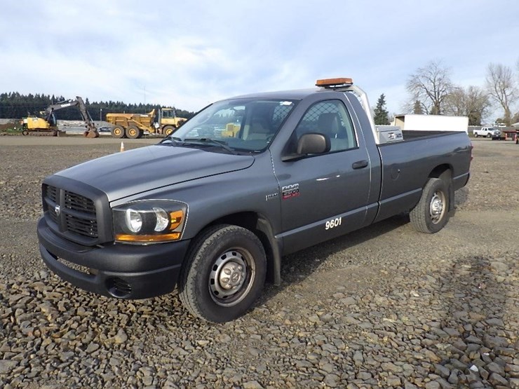 2009-dodge-2500-image-1