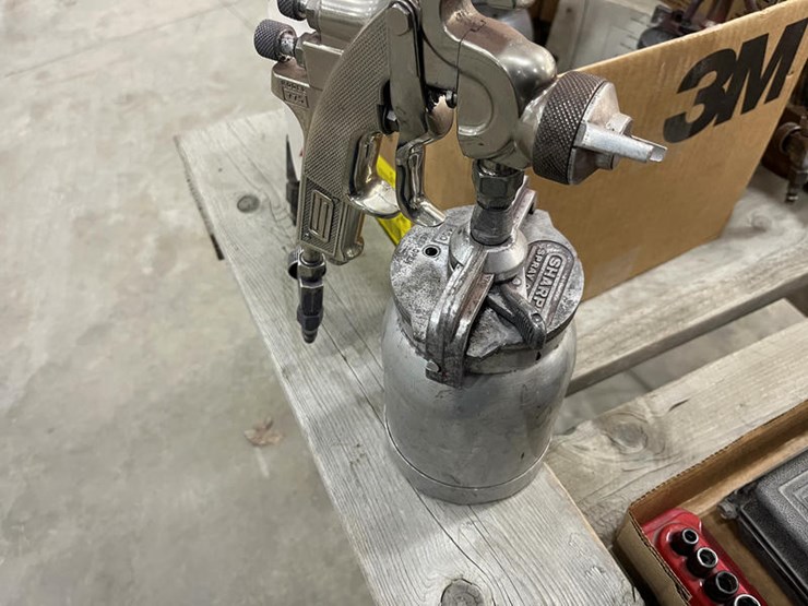 #115317-•-paint-guns-image-1