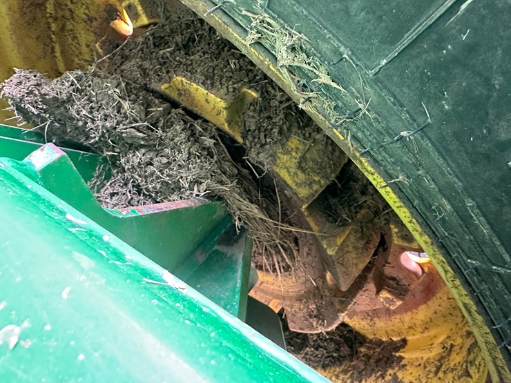 2013-john-deere-9560r-image-21