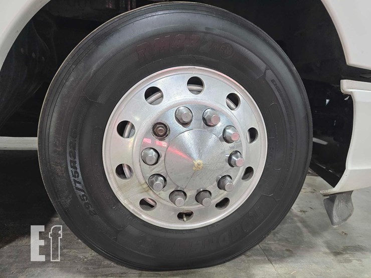 2019-kenworth-t680-image-24