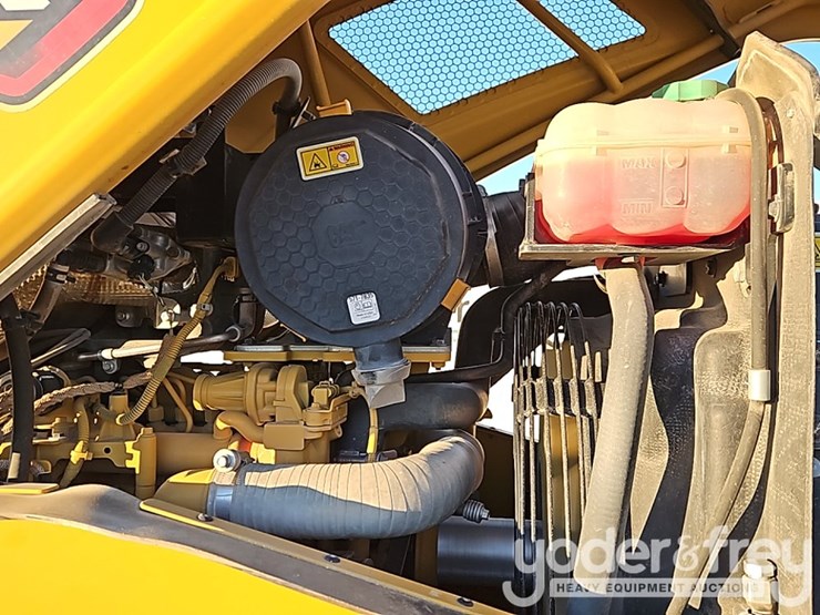 2024-caterpillar-cs10gc-image-20