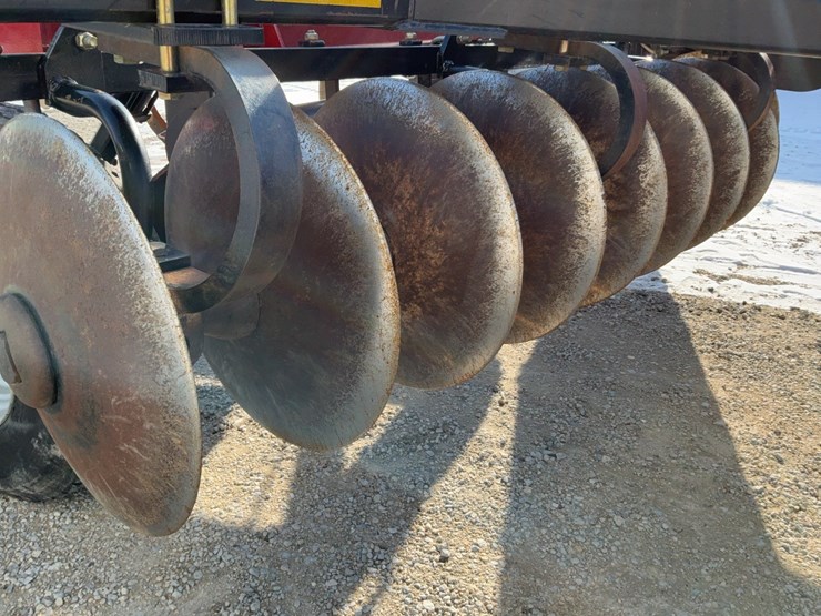 case-ih-870-ecolo-tiger-disc-ripper-image-44