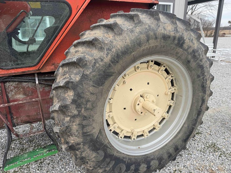 1973-allis-chalmers-7050-tractor-image-15