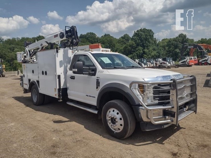 18-ford-f550-image-39