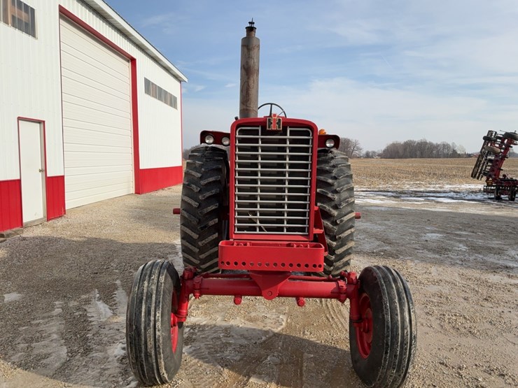 1970-ih-farmall-856-tractor-image-7