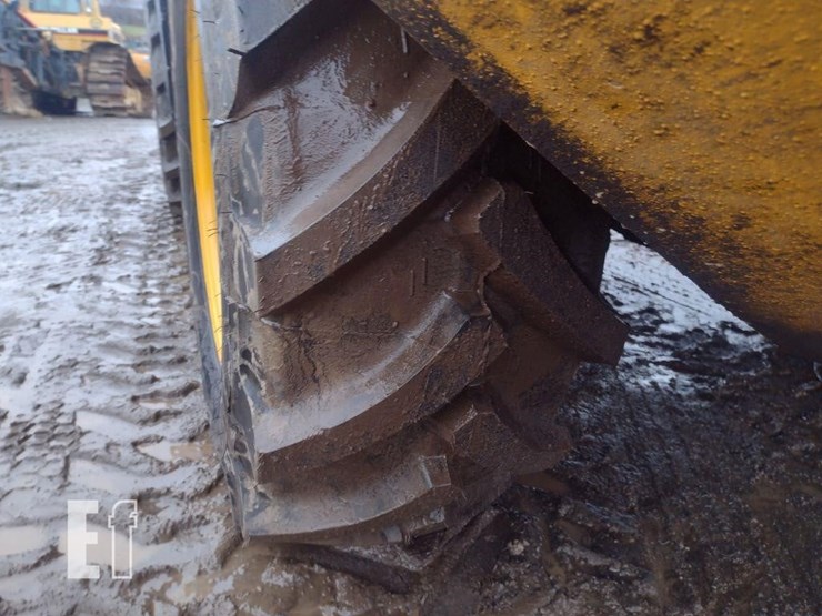 2019-deere-324l-image-22