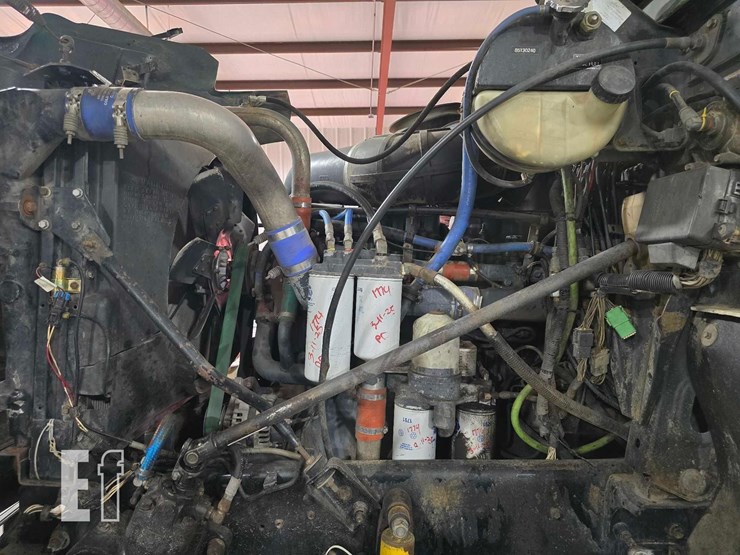 2000-mack-ch613-image-37