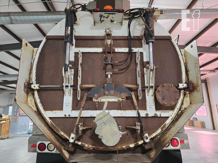 2007-international-7600-image-15