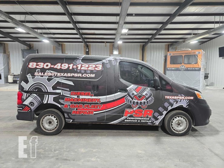 2014-nissan-nv200-image-6