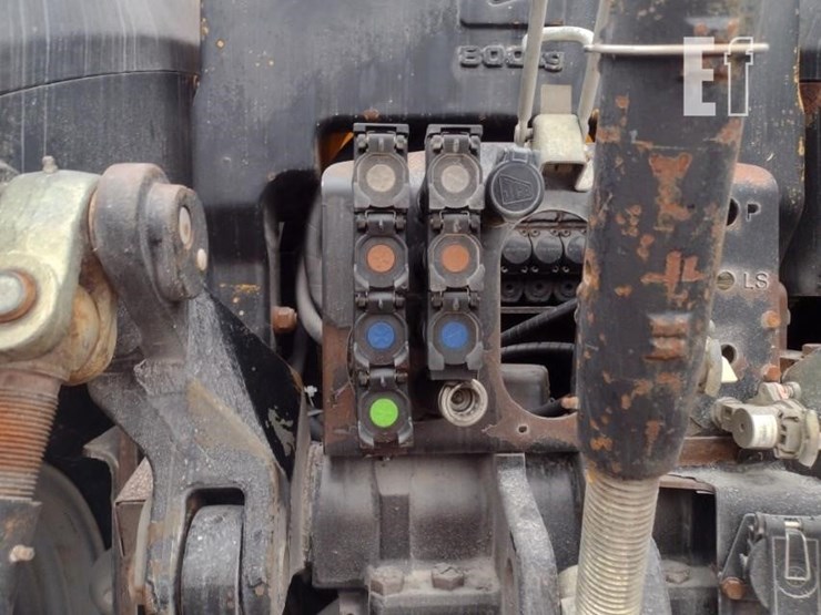 jcb-fastrac-8250-image-23