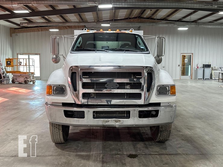 2015-ford-f750-image-7