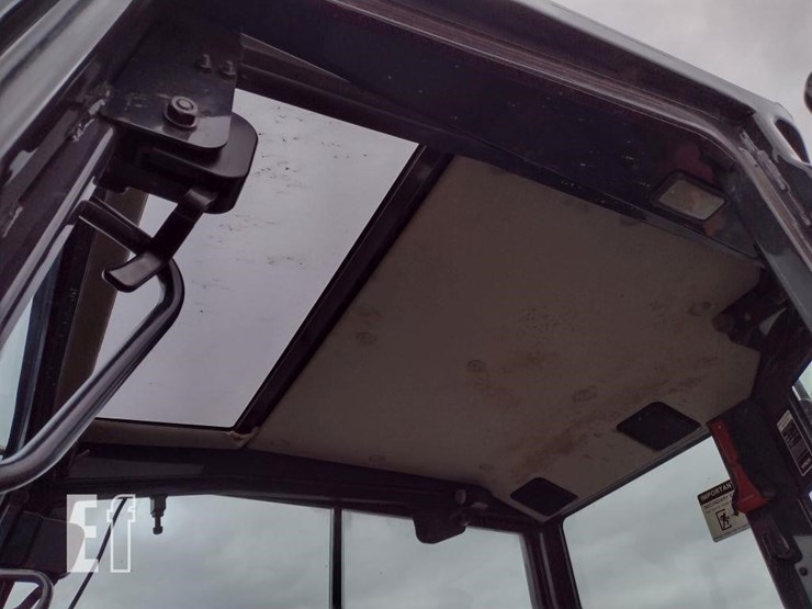 2014-hitachi-zx35u-image-14