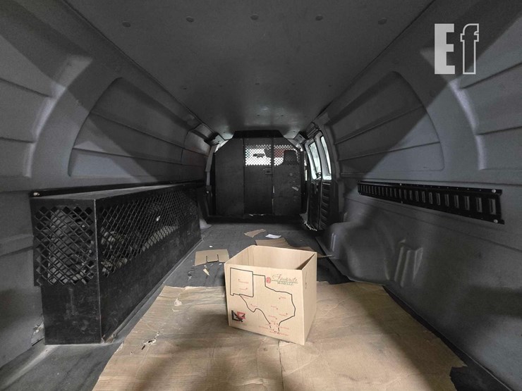 2012-ford-e250-image-17