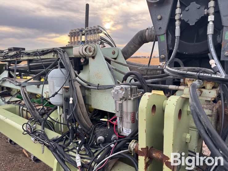 john-deere-16-image-13