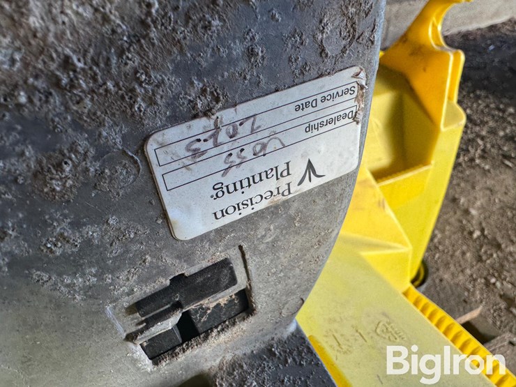 john-deere-max-emerge-planter-boxes-w/precision-planting-seed-units-image-12